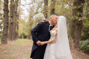 Italian Wedding elegant detail Villa Selvatico couple nature